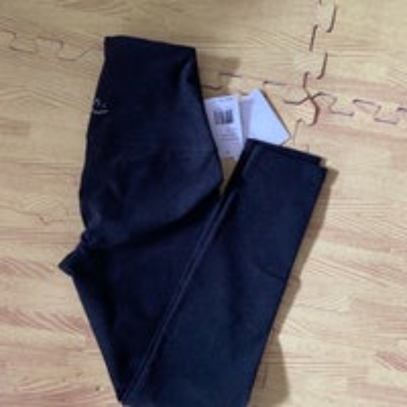 Beyond Yoga Black Leggings - Picture 5 of 5